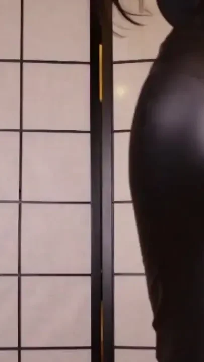 Ass leather skirt
