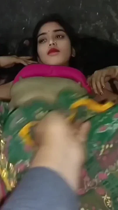 First time indian neaughbour cute bhabhi alone in home hindi sex Clip 1