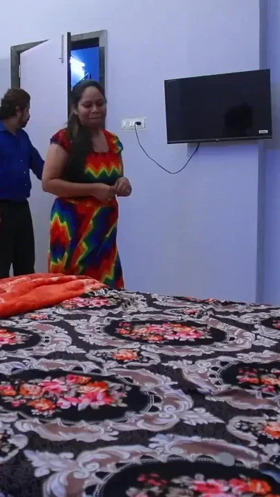 LOAN OFFICER WENT TO WOMAN HOUSE AND HAD SEX WITH HER Clip 1