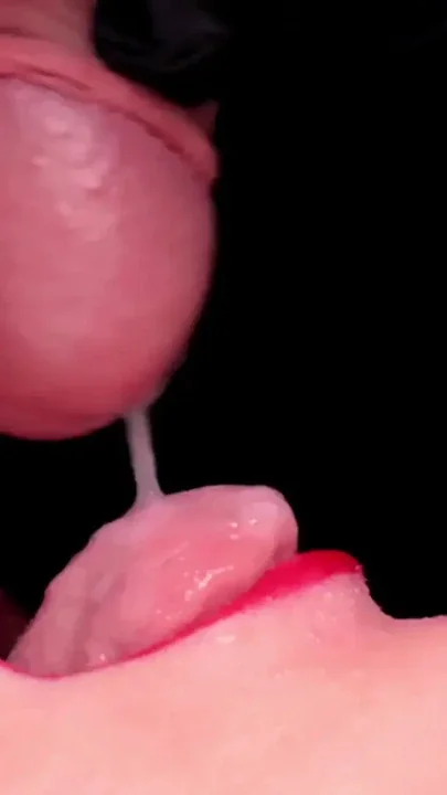 She milked me with her mouth Cum in mouth close up Clip 1