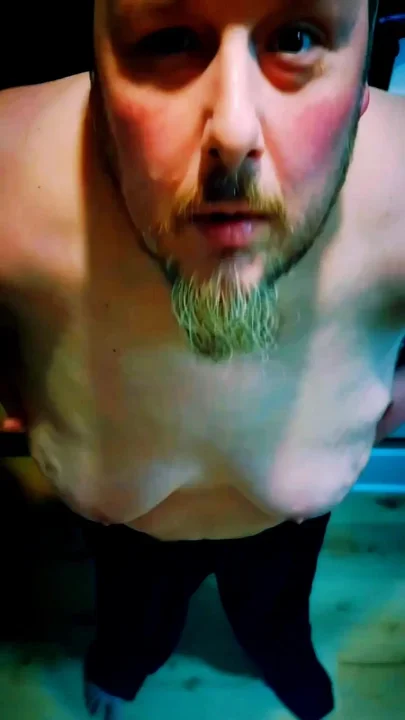 Ny fat superchubby titts and small uncut cock