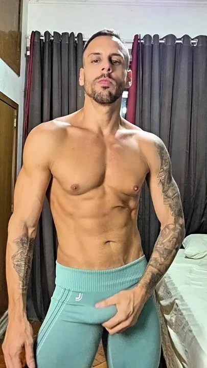 Brenno Villar Post Workout Pump Still Swollen and Hard to Hide