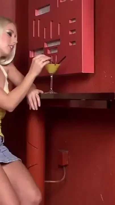 Gorgeous Blonde Fingers Her Pussy and Enjoys Solo Sex