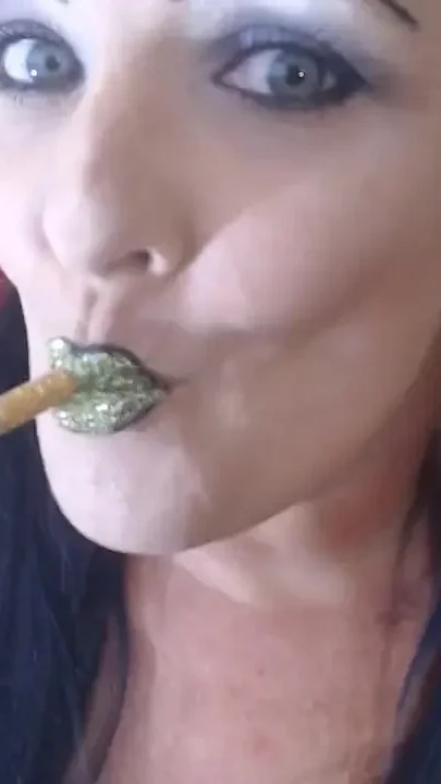 Sexy glittered power smoker cork 100s