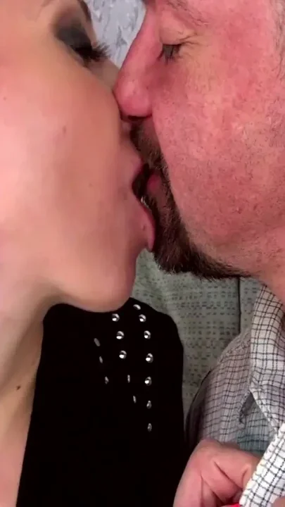 Tattooed big ass blonde smashes with her fucker on the couch