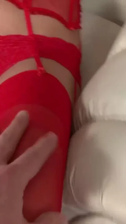 Chubby bitch masturbates for her man