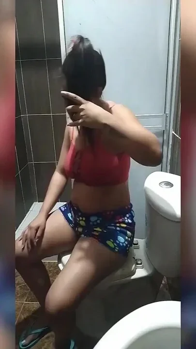 18 year old brunette big saggy tits from New York United States fucking her