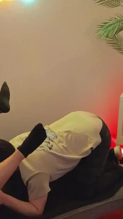 Straight Chubby Construction Worker Gets Sucked and His Ass Licked for the First