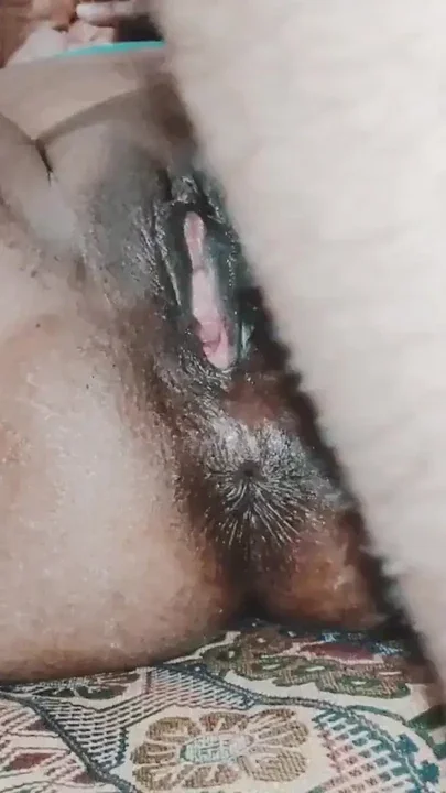 Desi Baji ki Rus bhari Garam Gili Phudi k Mazay Clip 2