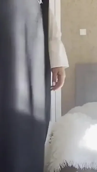 Arab MILF with Big Ass Gives JOI