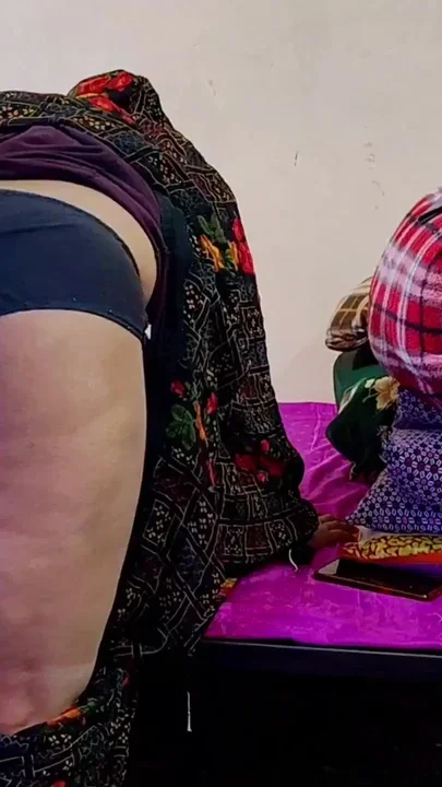 Desi Bhabhi's pussy fucking Clip 1