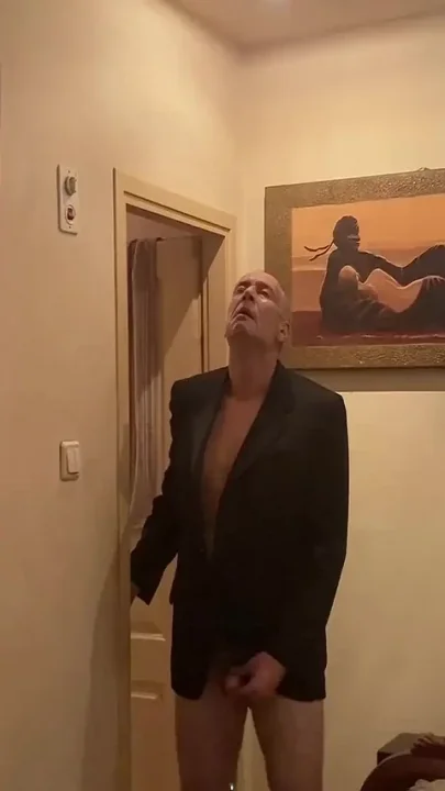 A Quick Smoke in the Smoking Room