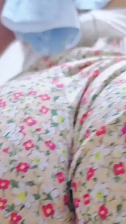 Don't tell anyone you saw this Hijabi Big Booty Tease Clip 1