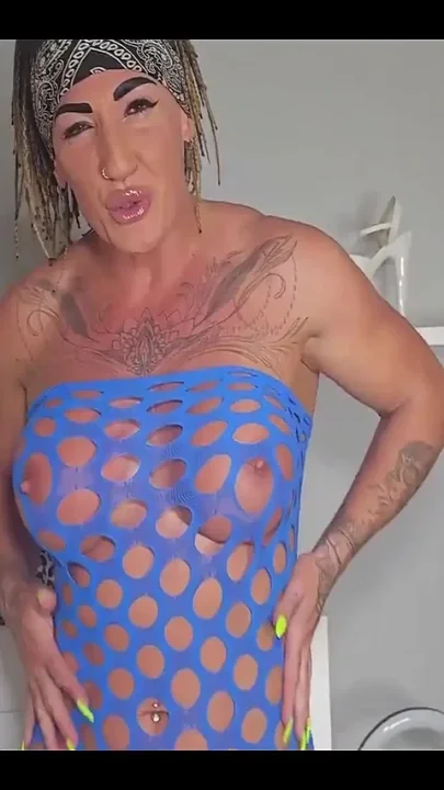 Busting and Making My Pussy Huge with the Vacuum Pump