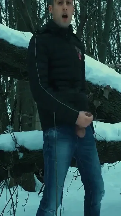 Winter Jerking off on the Tree