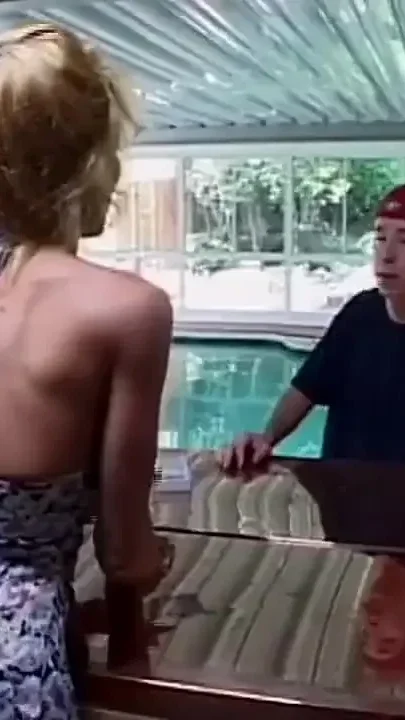 Swimming pool milf fuckingcum in mouth