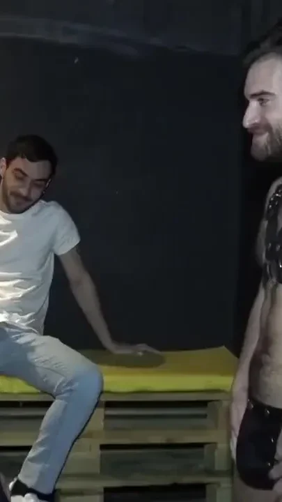 Ruben Martinez fucked bareback by Douglas Smith
