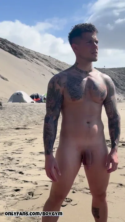 PISS in A Public Beach