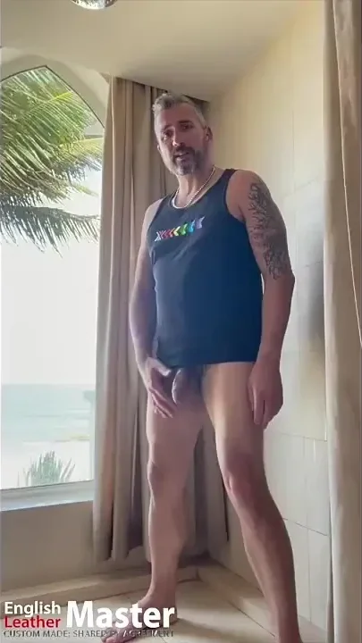 25 Mins of Multiple Piss Videos From Uncut Daddy