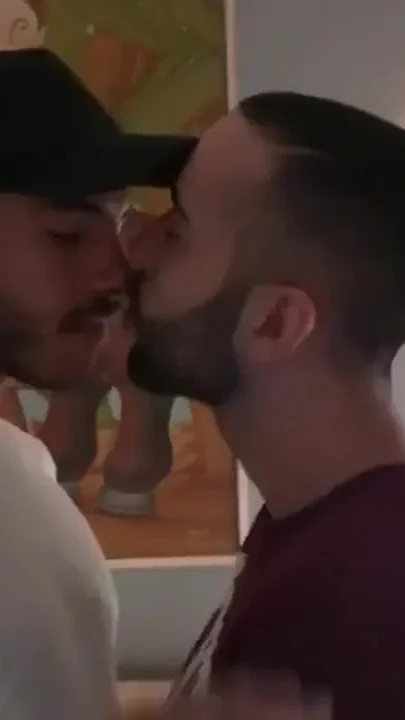 Twink from Madrid fucking older muscle boy