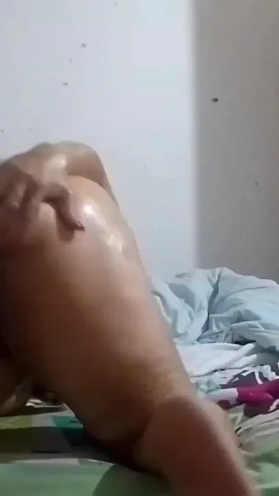 MILF masturbates until she reaches her happy ending a squirt Clip 3