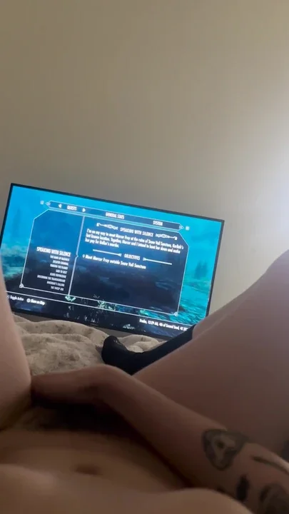 I got too Horny while playing my game and I had to stop and masturbate Clip 1