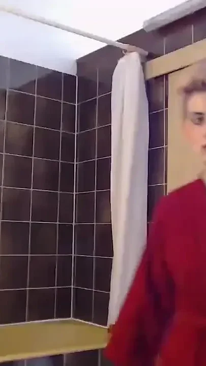 Showering Live