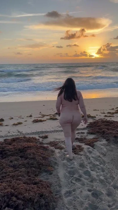 Thick Wife Naked On the Beach