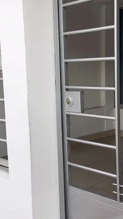 Horny Preacher Comes to My House to Give the Floor and Ends up Fucked by