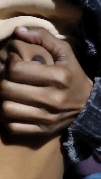 Bhabhi Apni Boobs Dikha Kar Peeni Bula Rahi Hai Devar Ko Clip 1