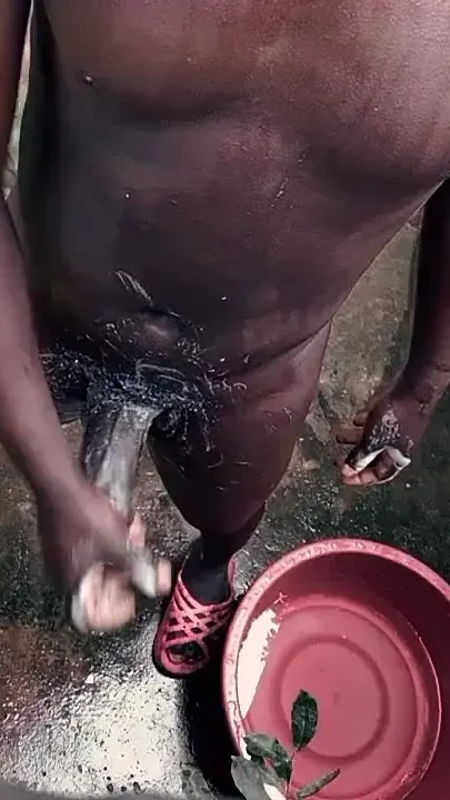 Black Guy Knows How to Handle His Big Cock