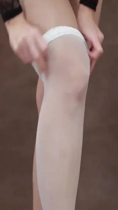 Stockings and Body Aesthetics