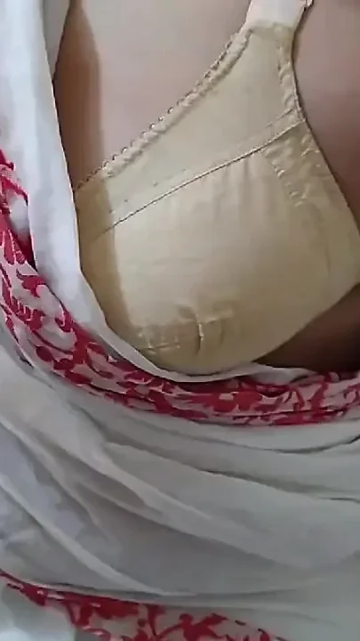 Sexy Stepmom Take Selfi for Her Boyfriend Watsapp Massage When I Help Her with
