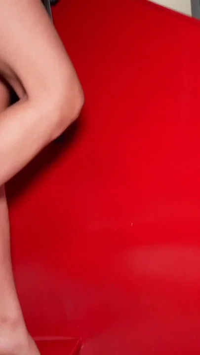 Colombian Skinny Girl Wanted to Try an Italian Dick for the First Time