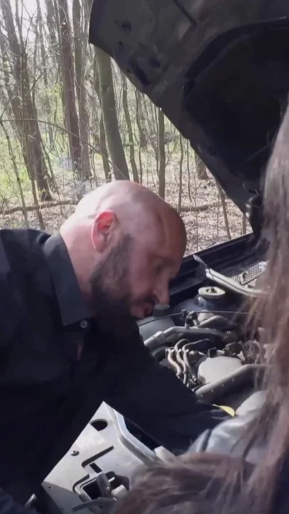 She sucks his cock and he helps her about the car