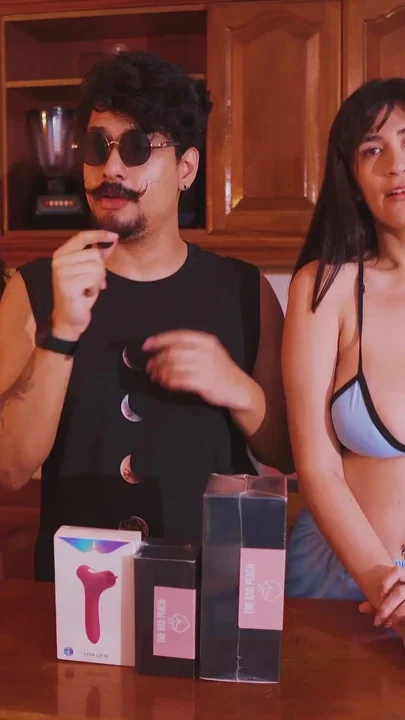 Making This 2 Georgeous Cum with Some Help badpeach Toys Review