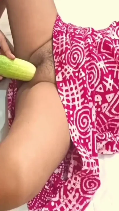 Inserting Kheera in Pussy of Sunisha Bhabhi by Her Stepbrother