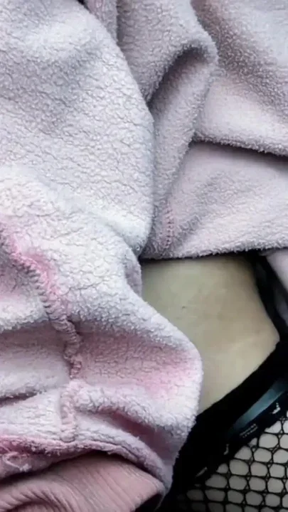 amazing how she takes this whole dildo to the end Clip 2