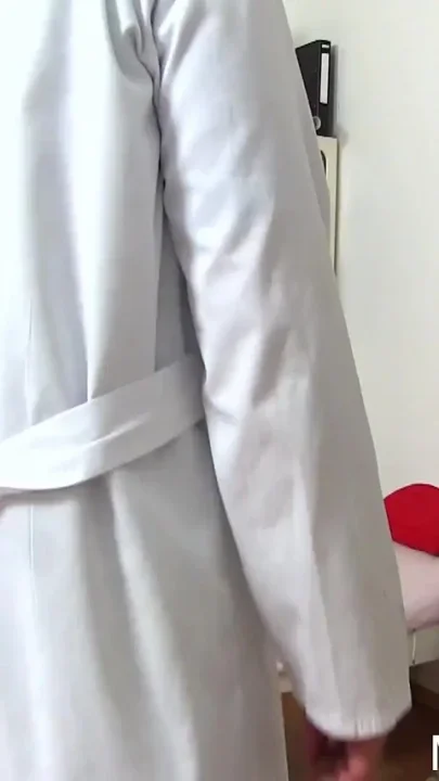 Mature gyno - fat mature woman tricked by her gynecologist and recorded on cam