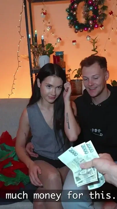 HUNT4K A stranger's Dick is the best Christmas gift Clip 1