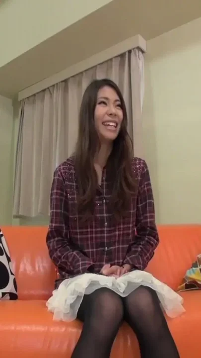 Japanese snatch hungry for hard cock