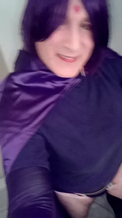 Transgender RAVEN Cosplayer huge FART POWERS