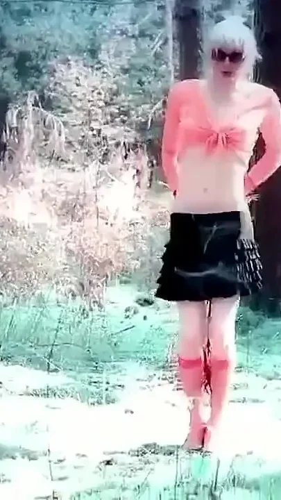Lola Spais Wild Pussy Spanking in the Forest