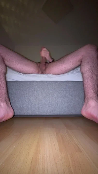 Nice jerking off on the edge of the bed – watch my shaved balls swing