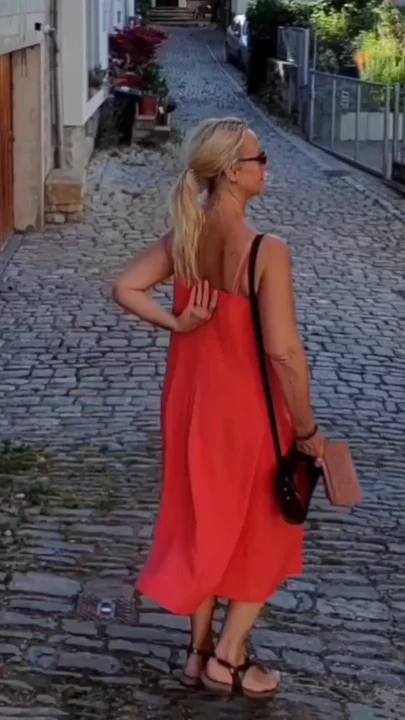 Beautiful Blonde Mature Wife Enjoys Sex in Heels