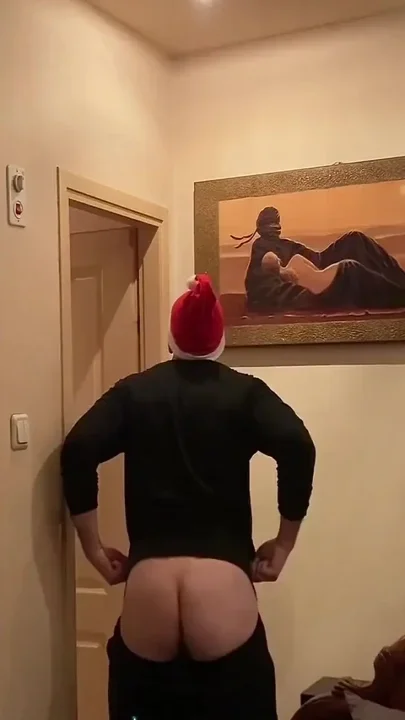 Mature Man Showing His Ass