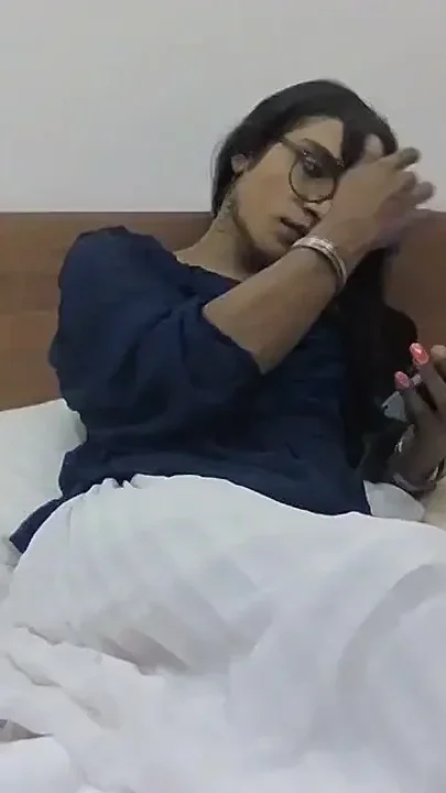 Indian Sissy Girl Solo Cumming in Live Streaming