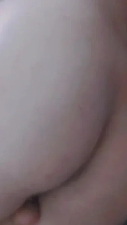 Youn Amuture show his white ass Clip 2