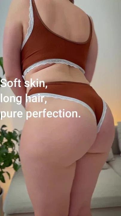 A curvy MILFs big bum Great in the morning and even better in the evening