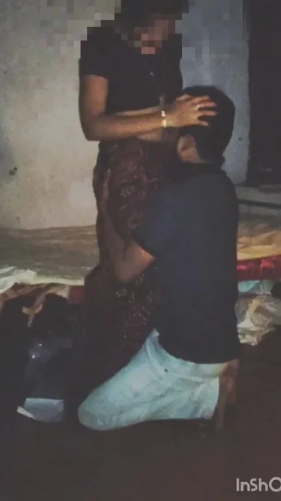 desi couple hot romance in saree Clip 1